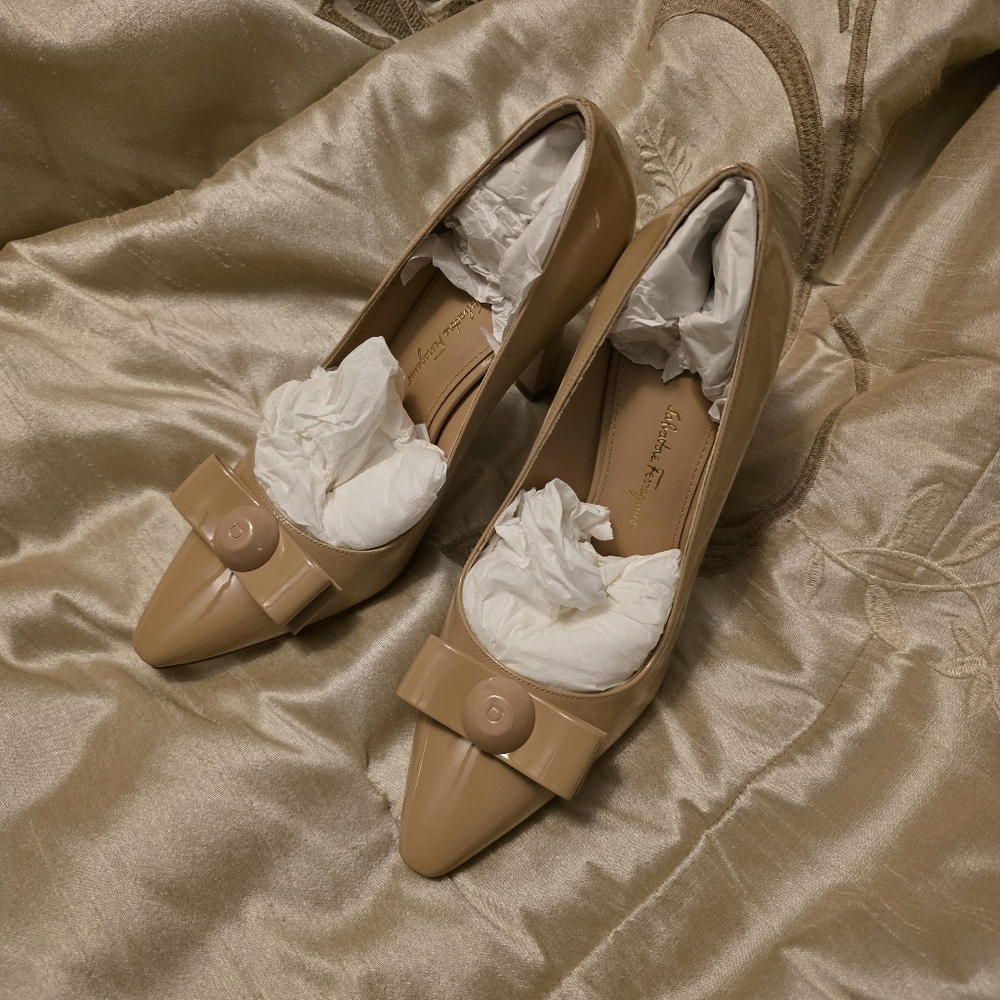 Salvatore Ferragamo Women's Tan Leather Shoes